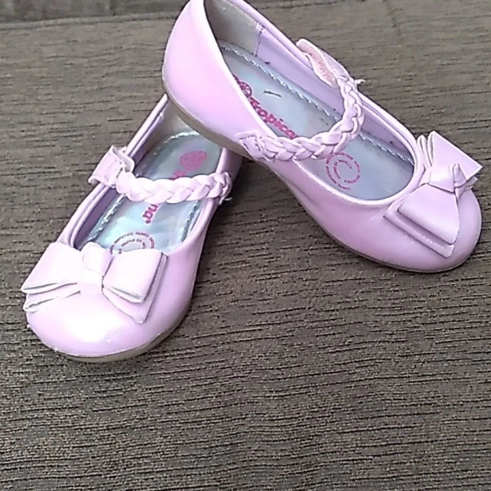 Pink toddlers shoe